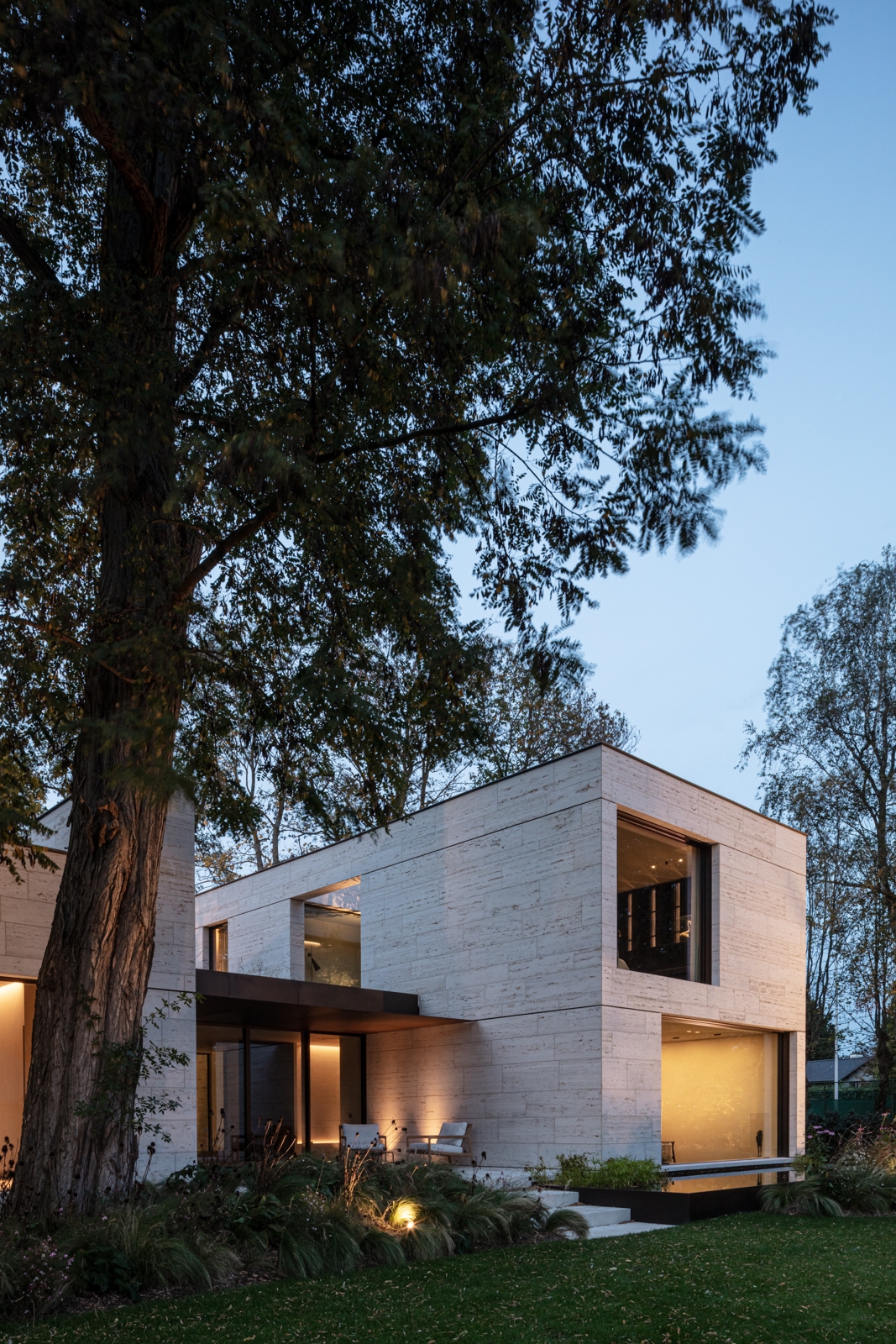 Tropical House Desain.